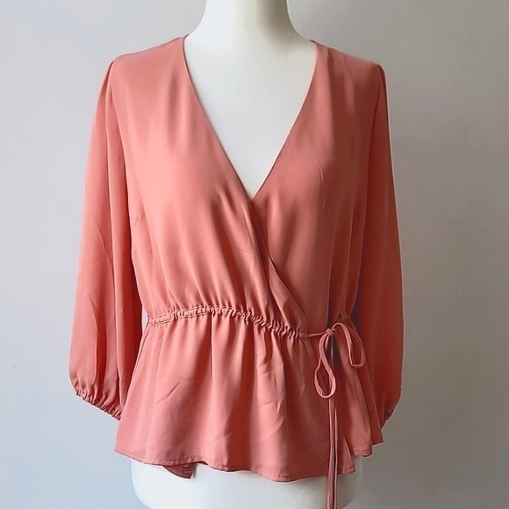 Notes du nord wrap peach blouse